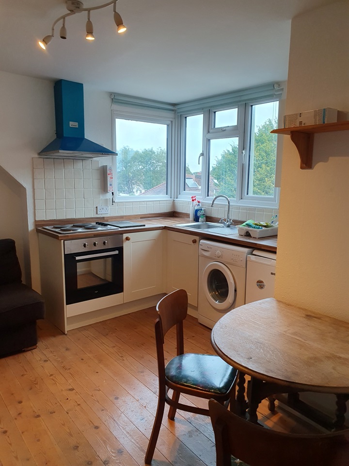 Chertsey 1 Bed Flat, Eastworth Road, KT16 To Rent Now for £1,000.00 p/m