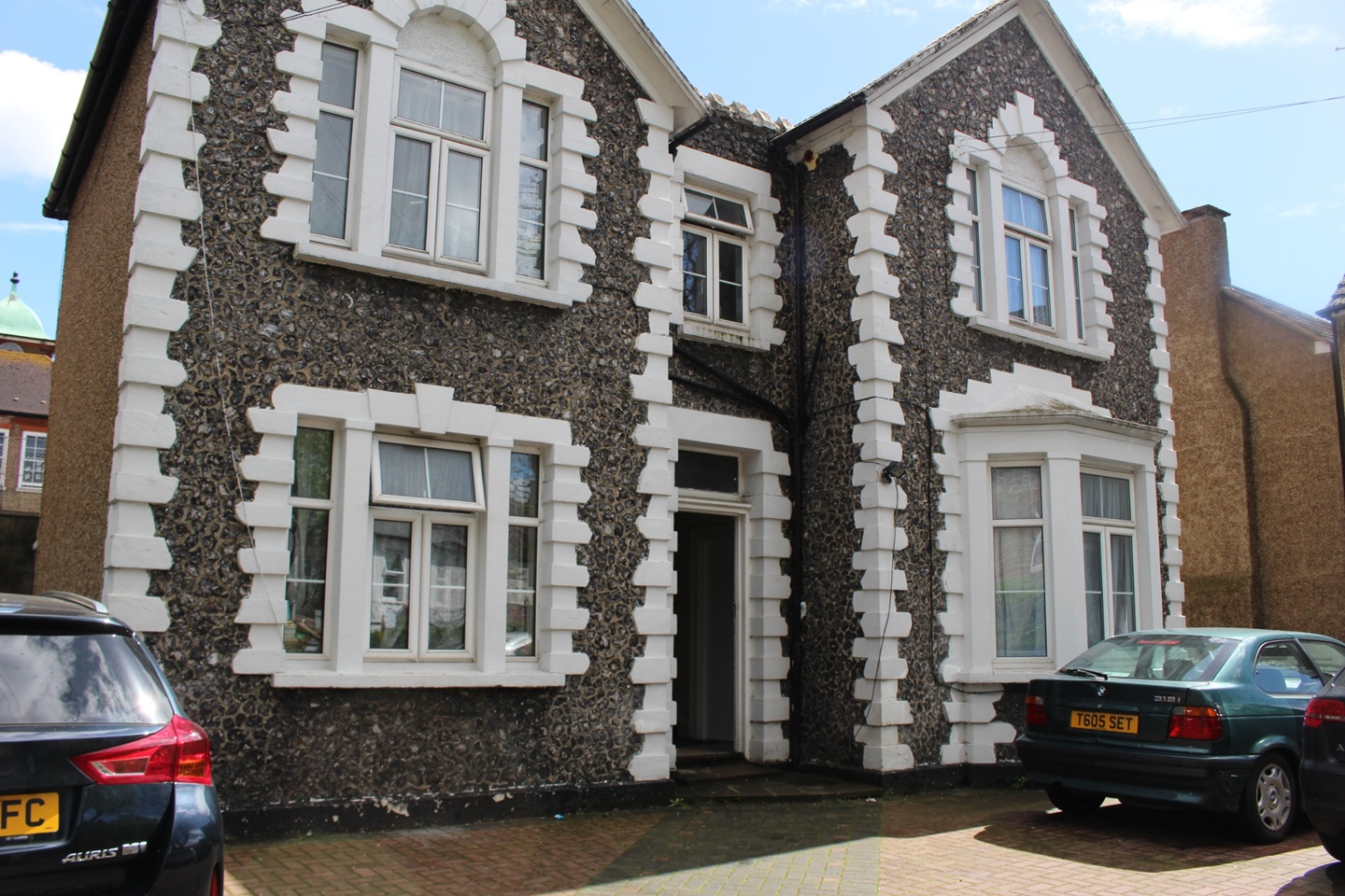 London Studio Flat, Tooting, SW17 To Rent Now for £850.00 p/m