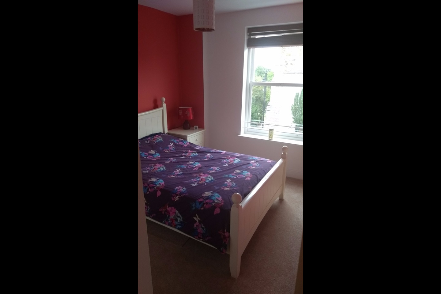 Chertsey 2 Bed Flat, Windsor St, KT16 To Rent Now for £1,400.00 p/m