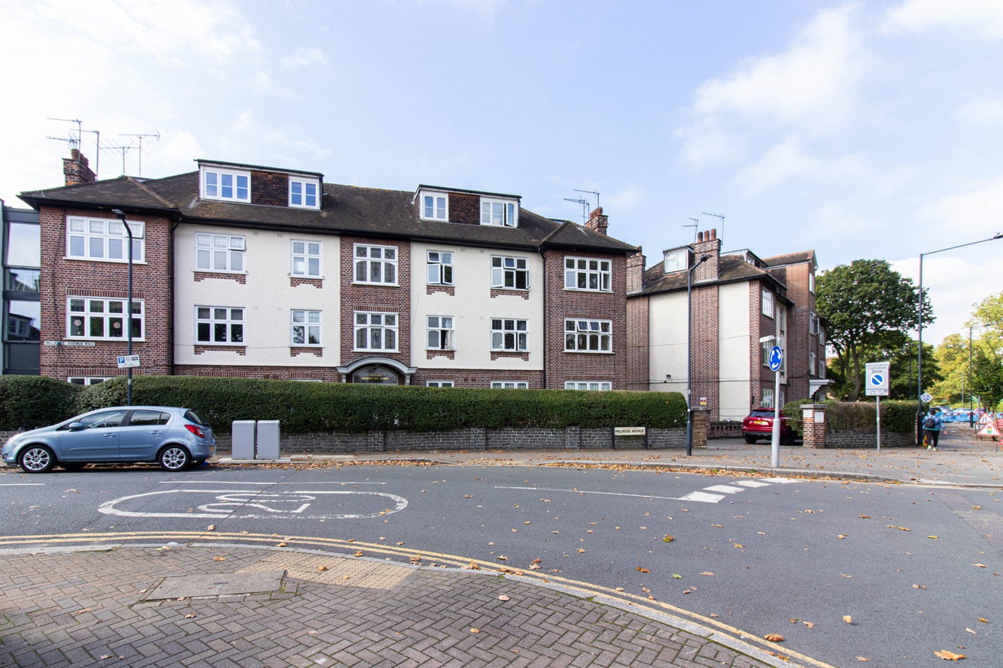 London Room in a Shared Flat, Gladstone Court, NW2 To Rent Now for £1,080.00 p/m