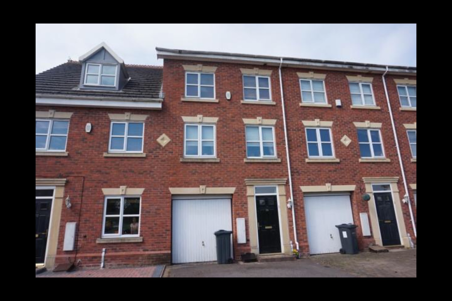 Sutton Coldfield 3 Bed Terraced House, Langley Park Way, B75 To