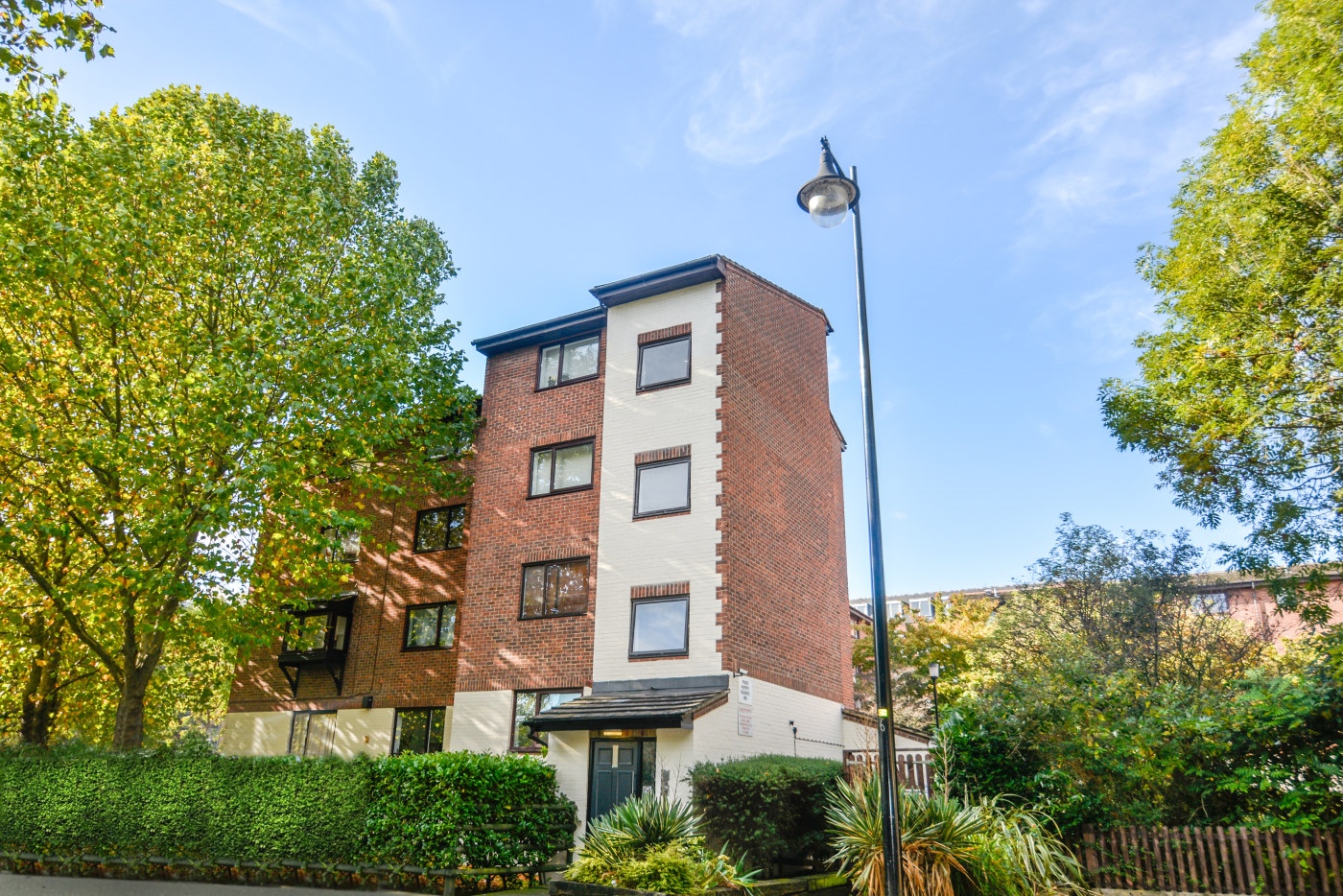 London 1 Bed Flat, Granville Square, SE15 To Rent Now for £1,175.00 p/m