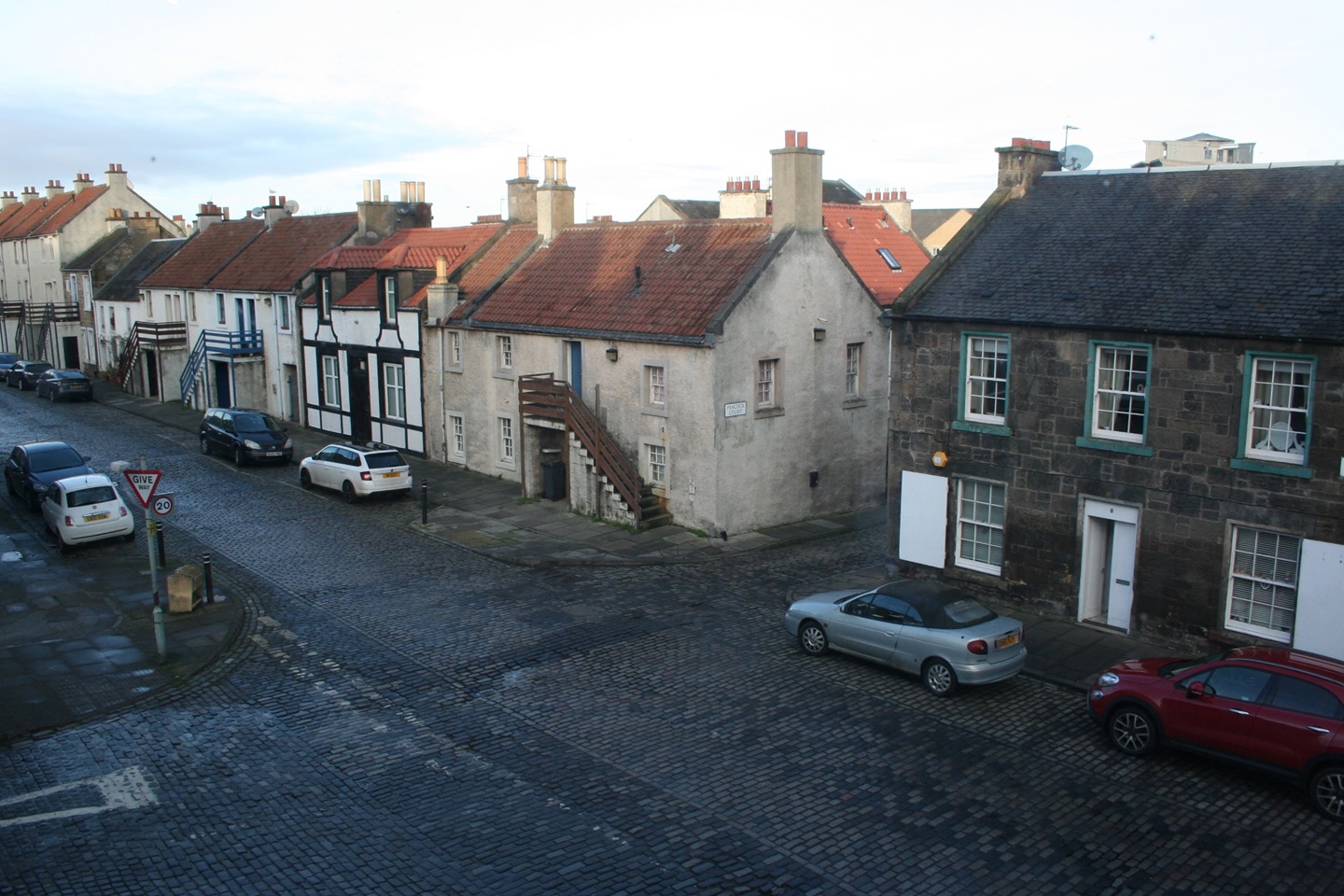 Edinburgh 3 Bed Flat, Annfield, EH6 To Rent Now for £1,250.00 p/m