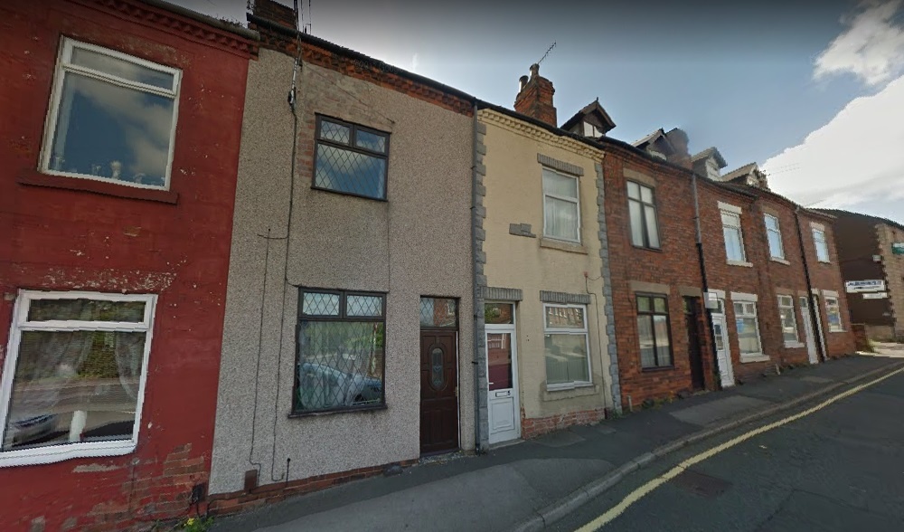 Staveley, Chesterfield 3 Bed Terraced House, Middlecroft Road, S43