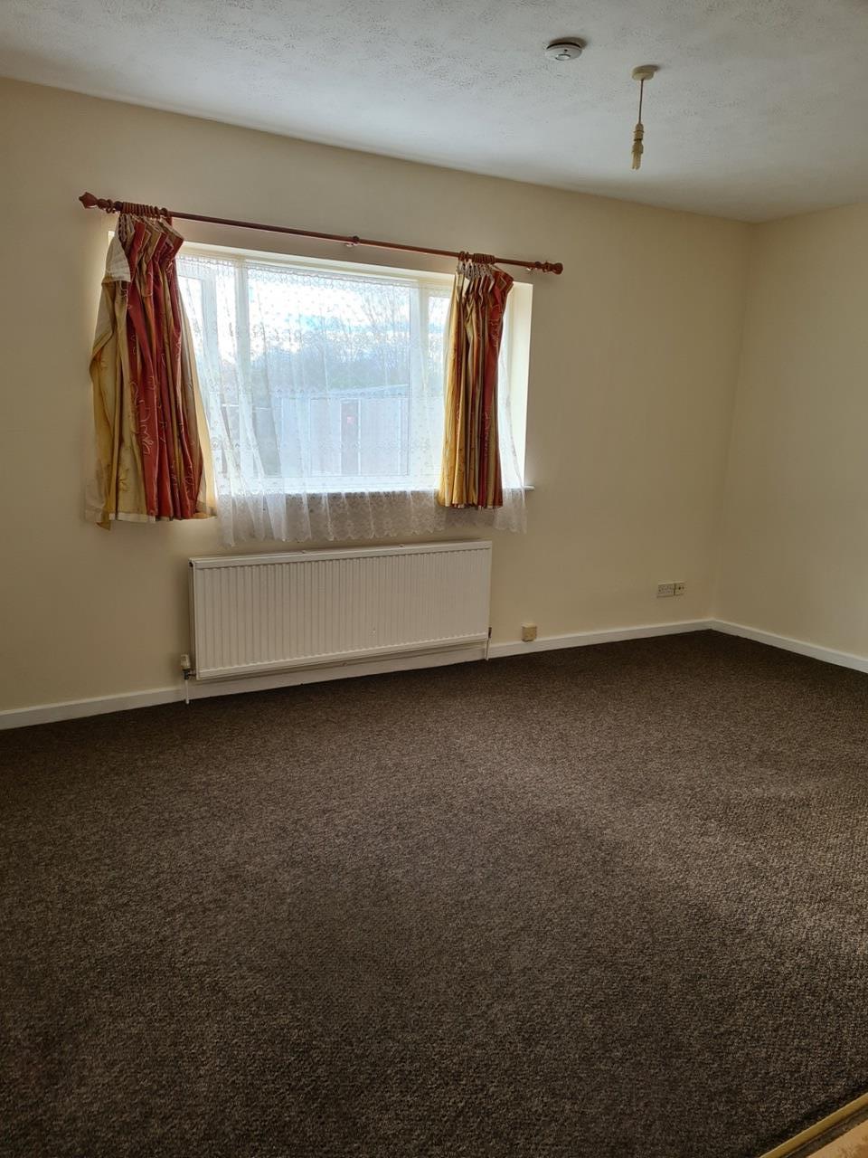 LeighOnSea 1 Bed Flat, Rayleigh Road, SS9 To Rent Now for £650.00 p/m