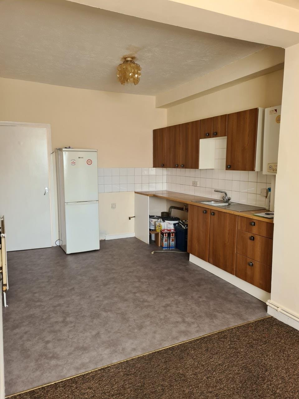 LeighOnSea 1 Bed Flat, Rayleigh Road, SS9 To Rent Now for £650.00 p/m