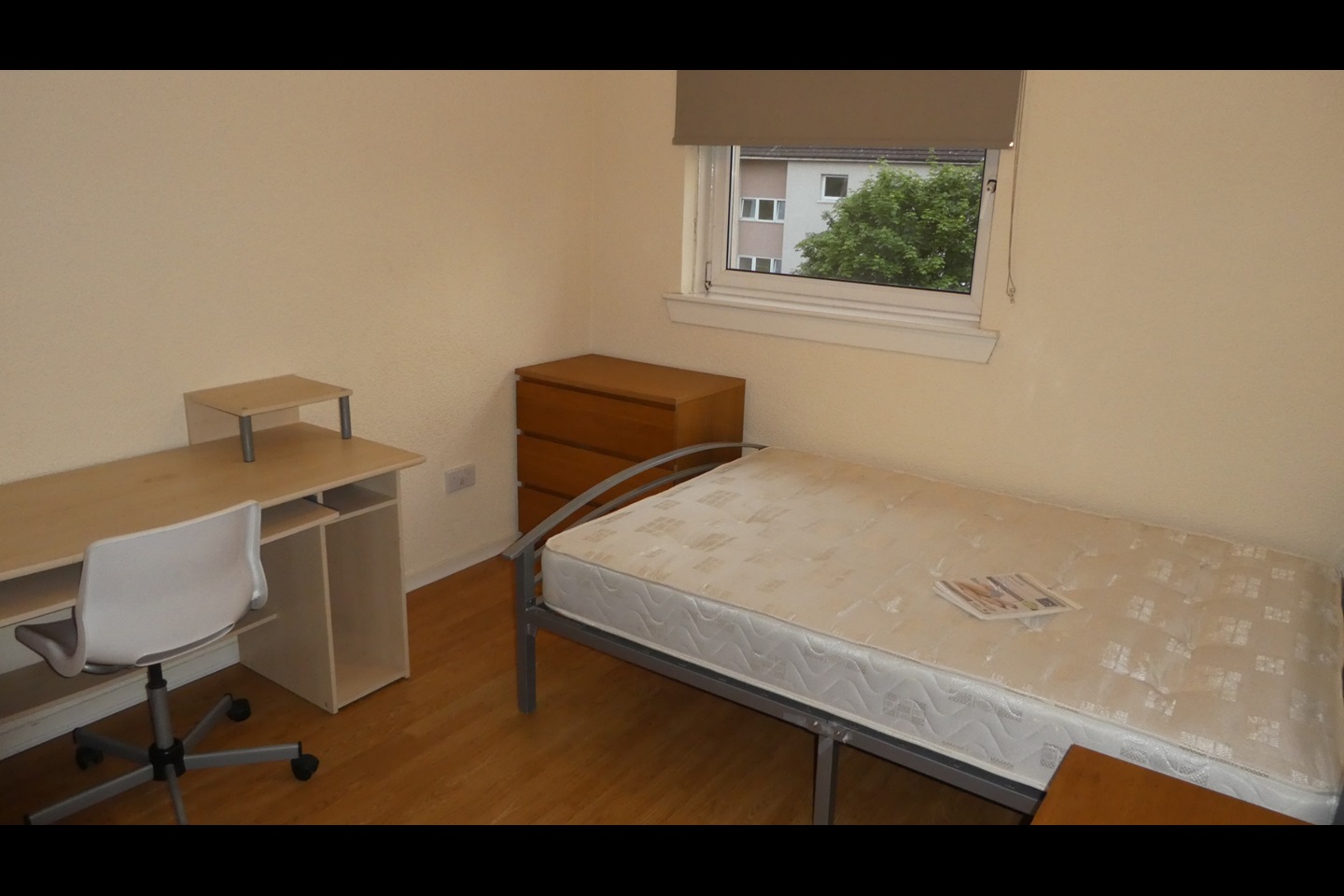 Glasgow 3 Bed Flat, **Hmo Licensed** St Mungo Ave, G4 To Rent Now