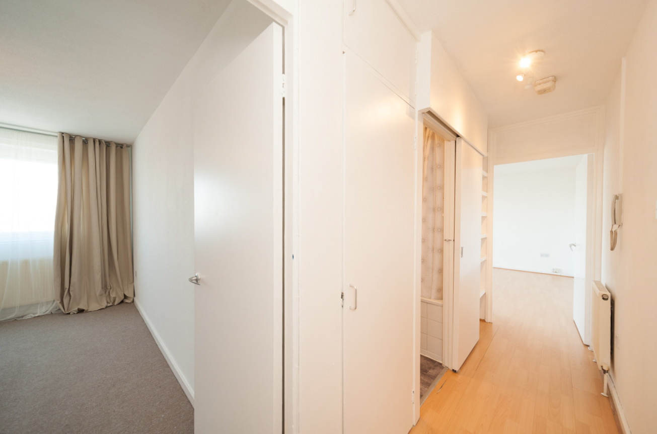 London 1 Bed Flat, Landmark Heights, E5 To Rent Now for £1,500.00 p/m