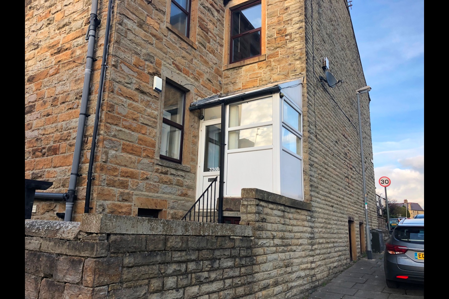 Burnley 1 Bed Flat, Padiham Road, BB12 To Rent Now for £400.00 p/m