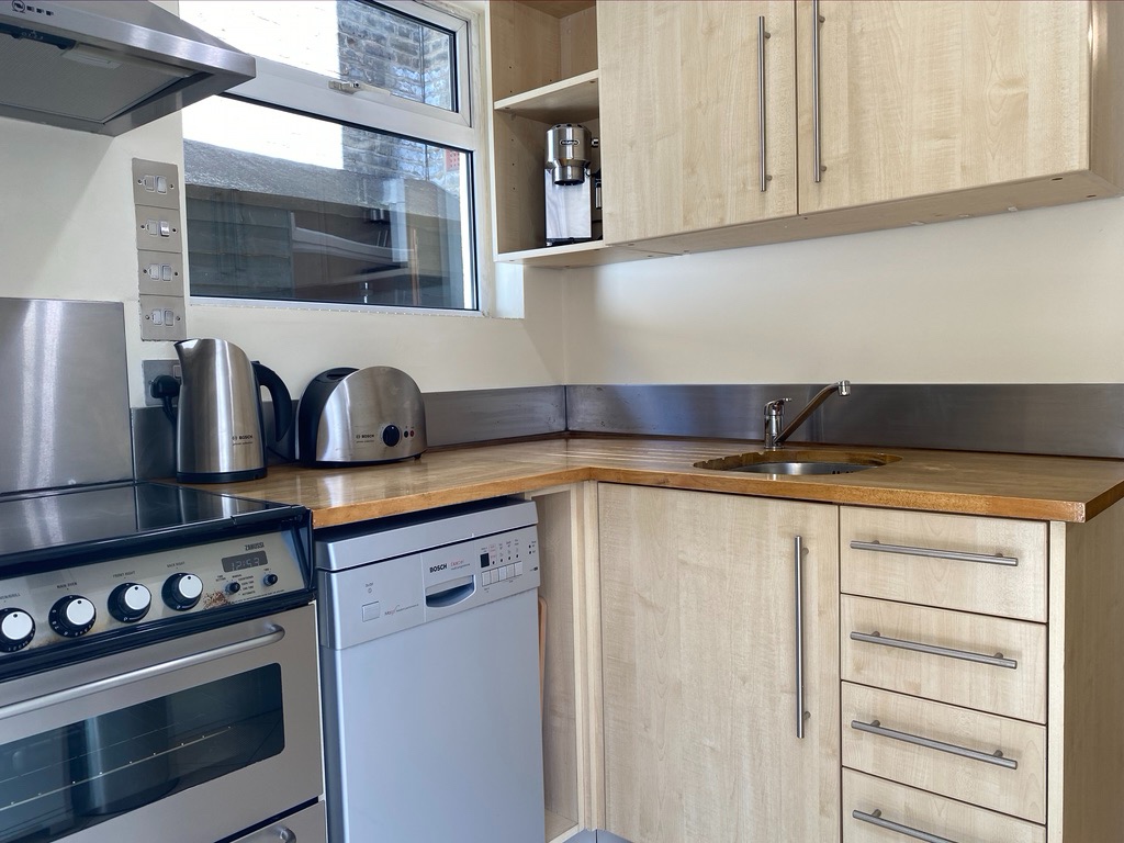 London 1 Bed Flat, Moreton Terrace, SW1V To Rent Now for £2,150.00 p/m