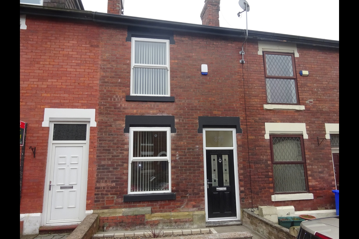 Hyde 2 Bed Terraced House, Stockport Road, SK14 To Rent Now for £