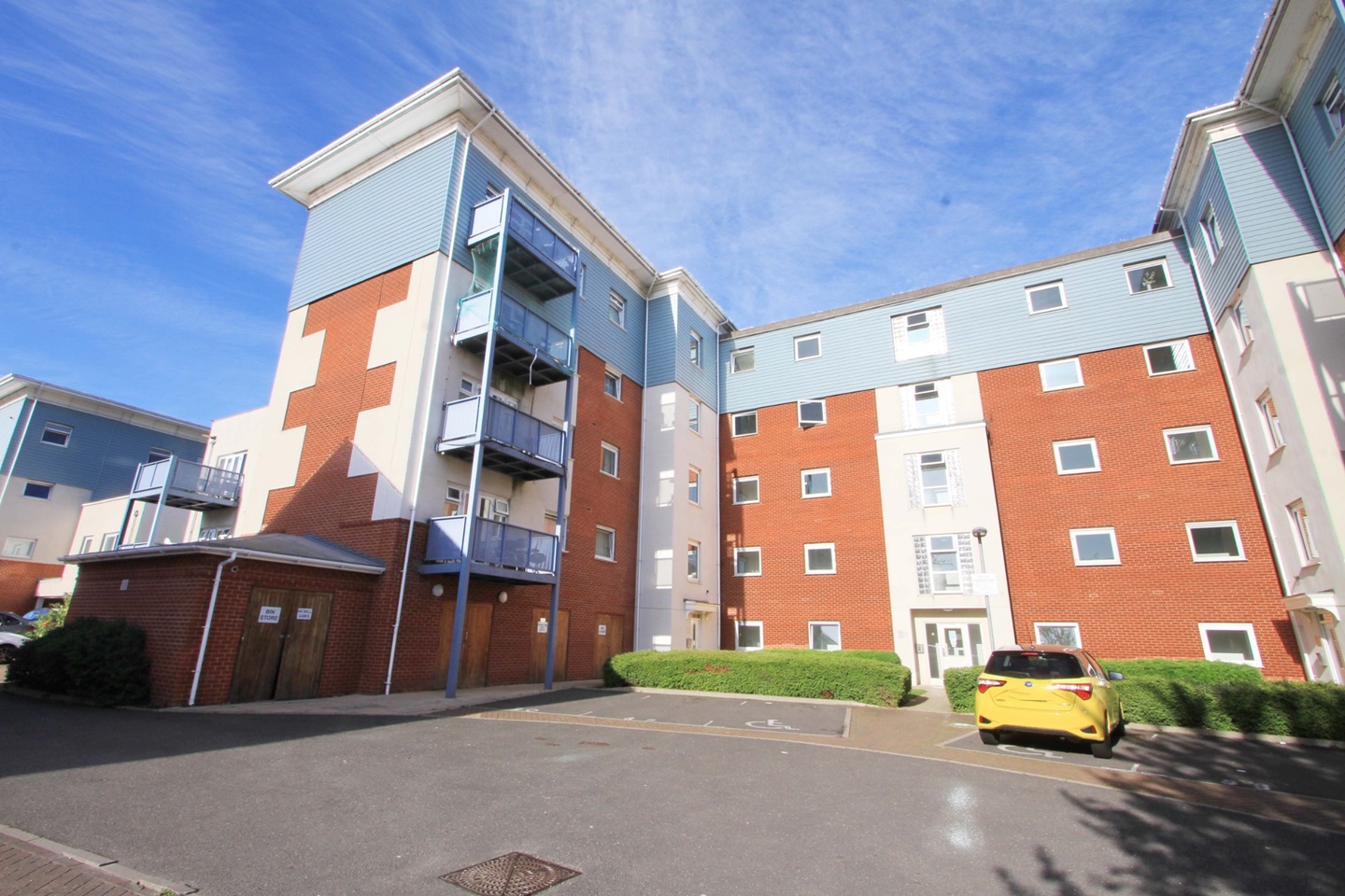 West Drayton 2 Bed Flat, Wraysbury Drive, UB7 To Rent Now for £
