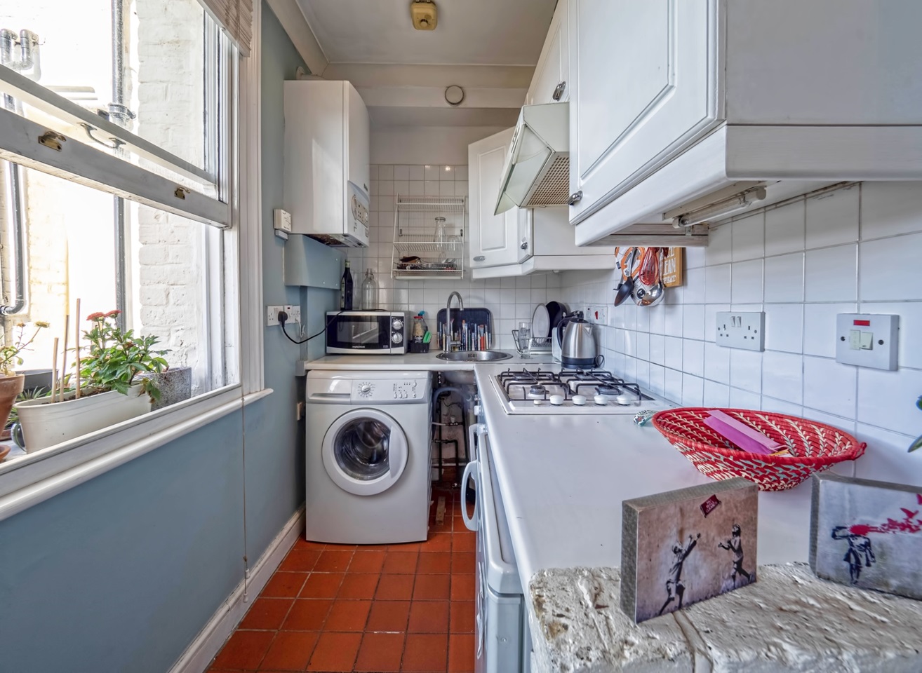 London 1 Bed Flat, Irving Road, W14 To Rent Now for £1,600.00 p/m