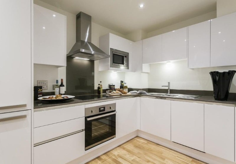 Waltham Cross 2 Bed Flat, Burlington House, EN8 To Rent Now for £