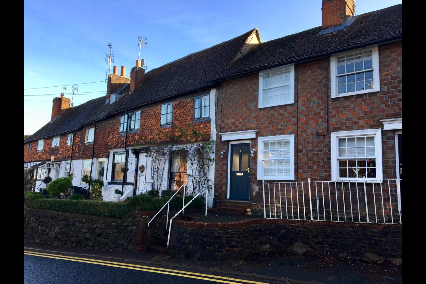 Ightham, Sevenoaks 2 Bed Terraced House, The Bank, TN15 To Rent Now for £1,300.00 p/m