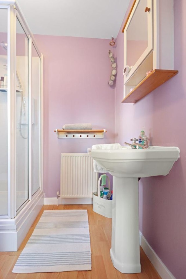 East Calder, Livingston Room in a Shared House, Overton Crescent