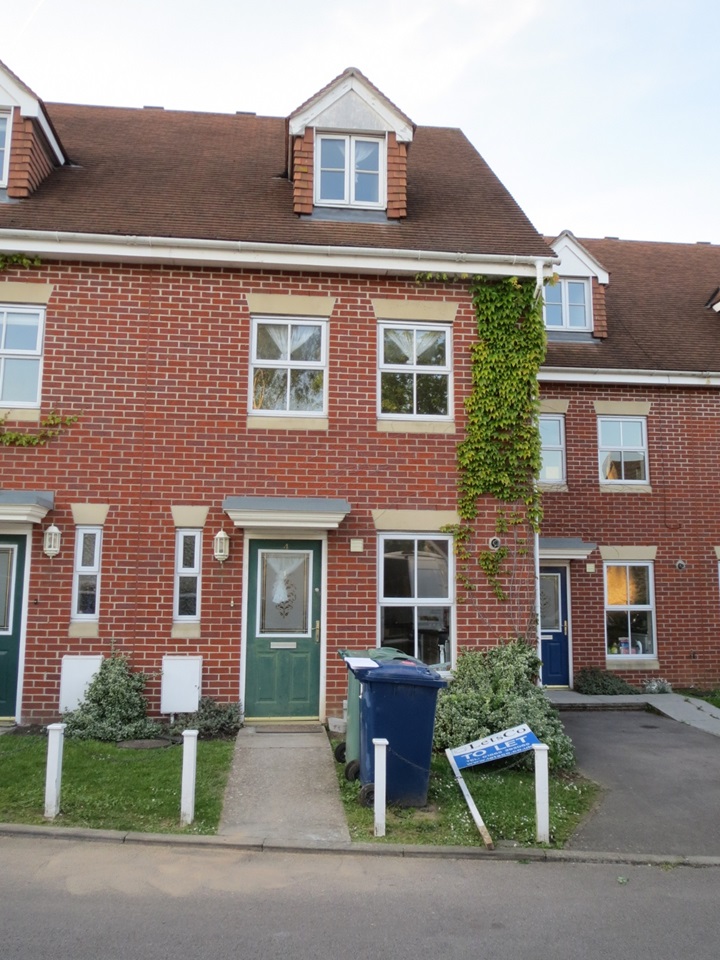 Littlemore, Oxford 3 Bed Terraced House, Pipley Furlong, OX4 To