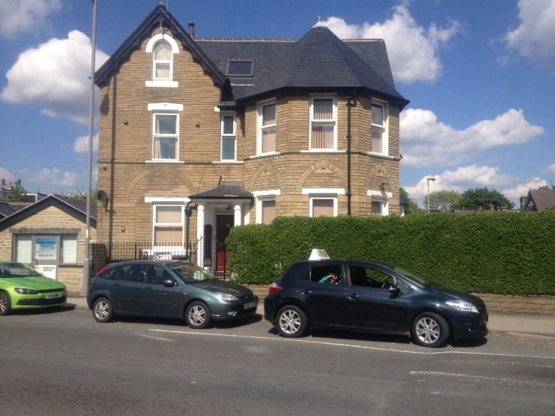 Bradford 1 Bed Flat, Laisteridge Lane, BD7 To Rent Now for £400.00 p/m