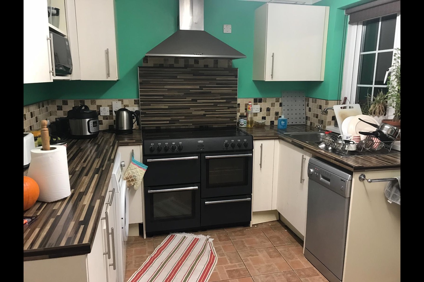 Slough 2 Bed SemiDetached House, Oatlands Drive, SL1 To Rent Now