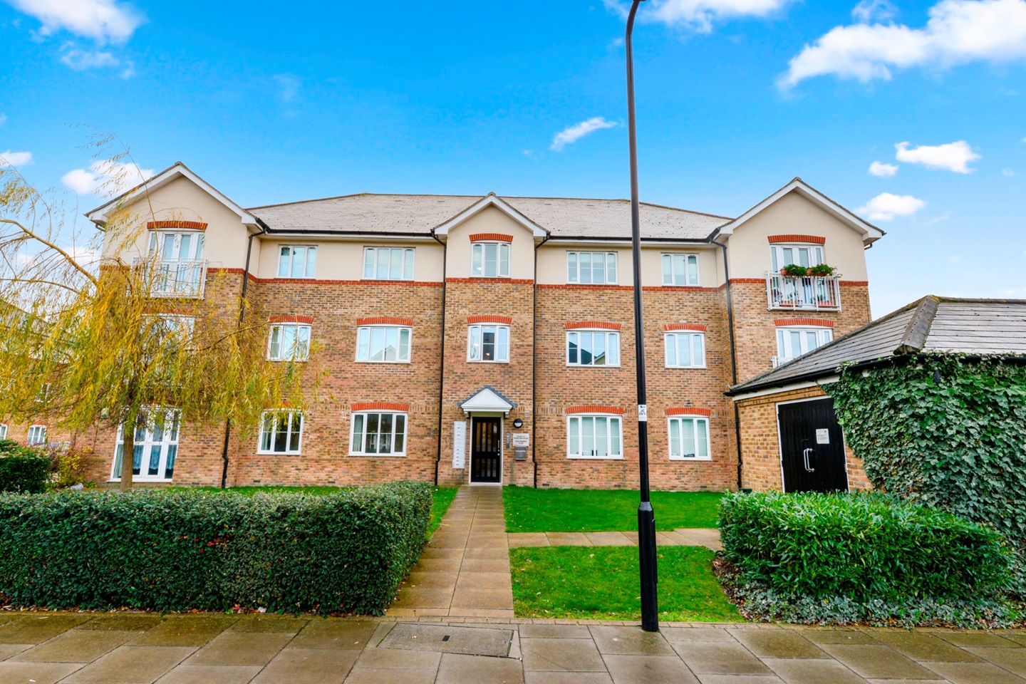 Perivale, Greenford 2 Bed Flat, Cecil Manning Close, UB6 To Rent