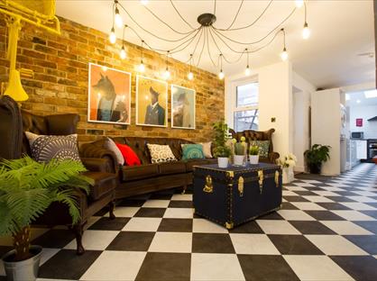 6 Bed Semi-Detached House, Channell Rd, L6