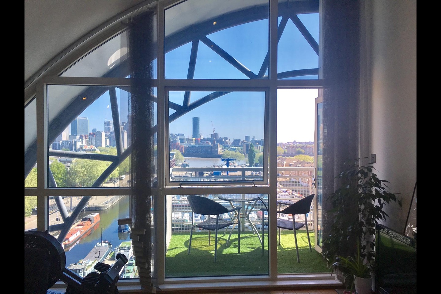 London 2 Bed Flat, Baltic Quay, SE16 To Rent Now for £1,740.00 p/m