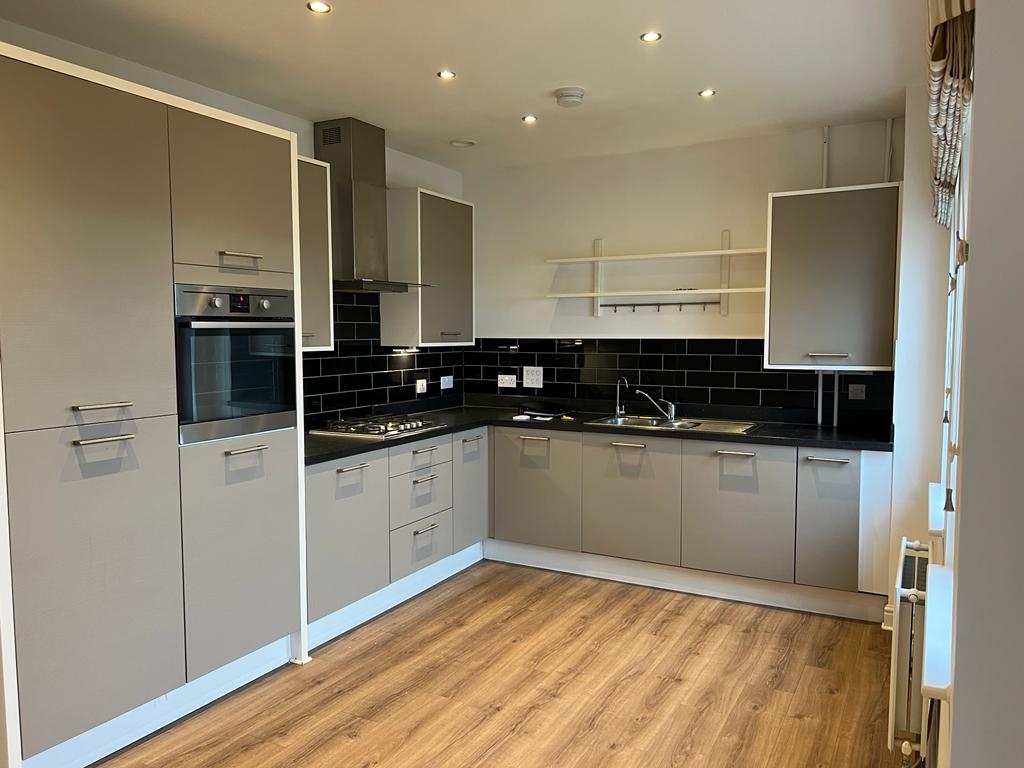 Erith 2 Bed Flat, Rainbow Road, DA8 To Rent Now for £1,650.00 p/m