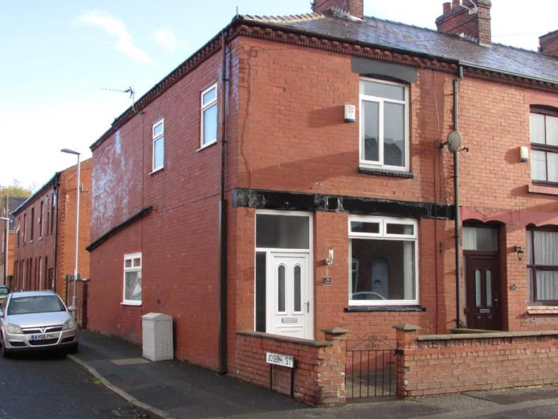Failsworth, Manchester 3 Bed End Terrace, Church Street, M35 To