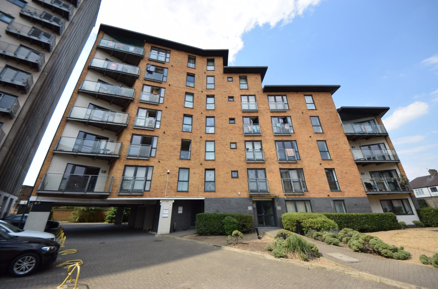 Gants Hill, London 1 Bed Flat, Parham Drive, IG2 To Rent Now for £