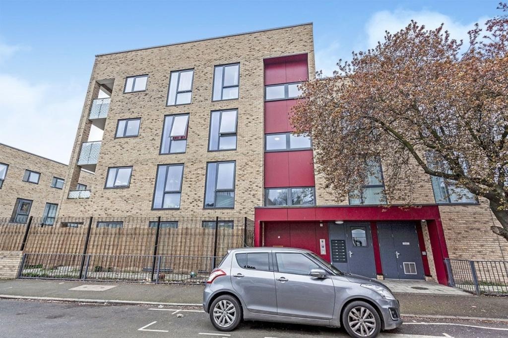 London 1 Bed Flat, Barlborough Street, SE14 To Rent Now for £1,500.