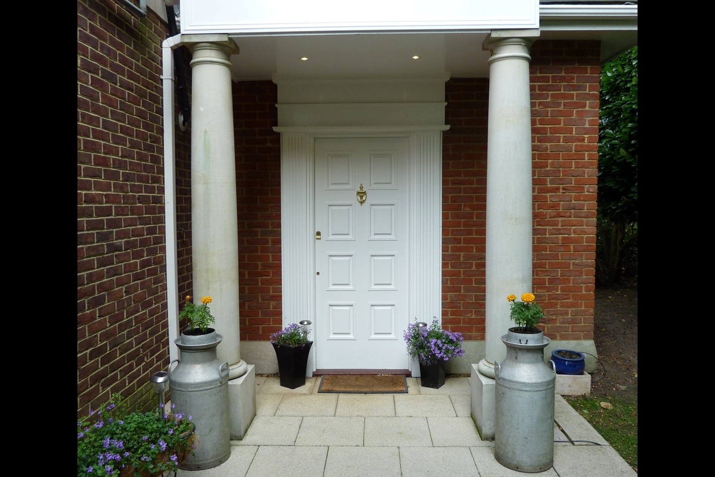 Weybridge 1 Bed One Bedroom Cottage, KT13 To Rent Now