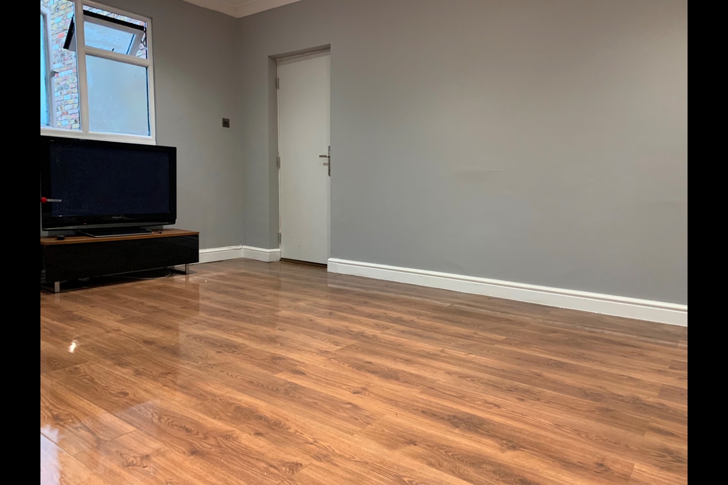 Slough Studio Flat, Slough, SL3 To Rent Now for £1,200.00 p/m