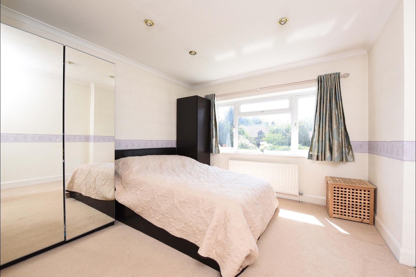 Chineham, Basingstoke 4 Bed Detached House, Reading Road, RG24 To