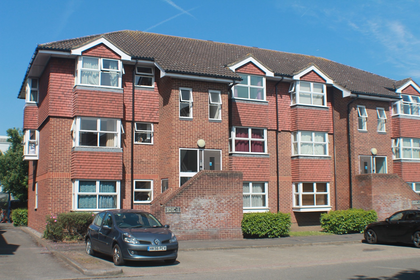 Guildford 1 Bed Flat, Josephs Road, GU1 To Rent Now for £1,050.00 p/m