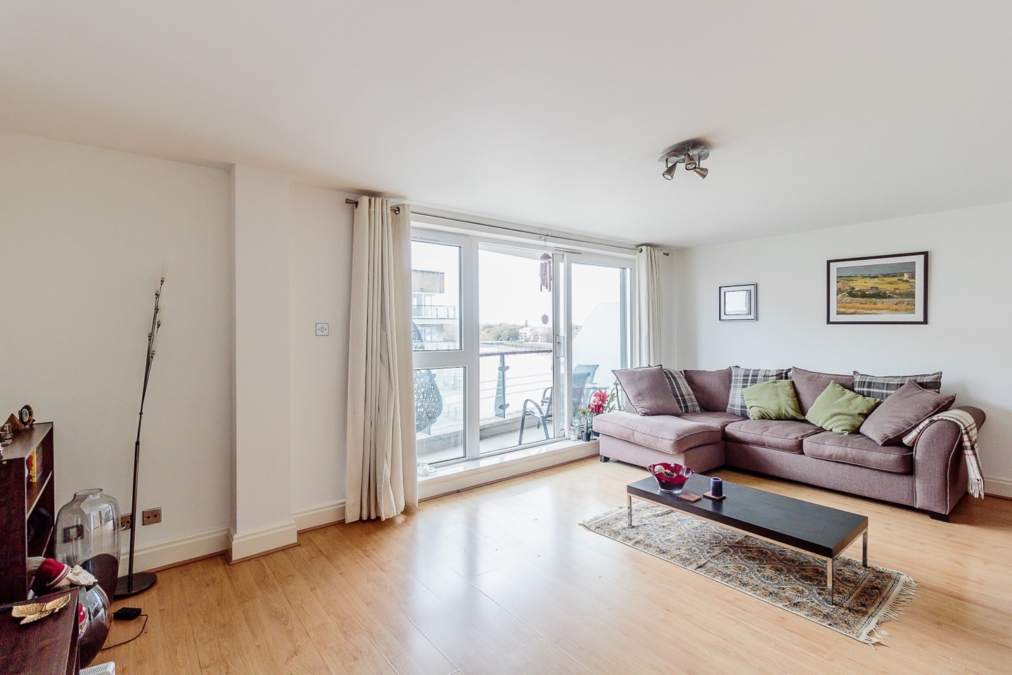London 2 Bed Flat, Bluewater House, SW18 To Rent Now for £2,300.00 p/m