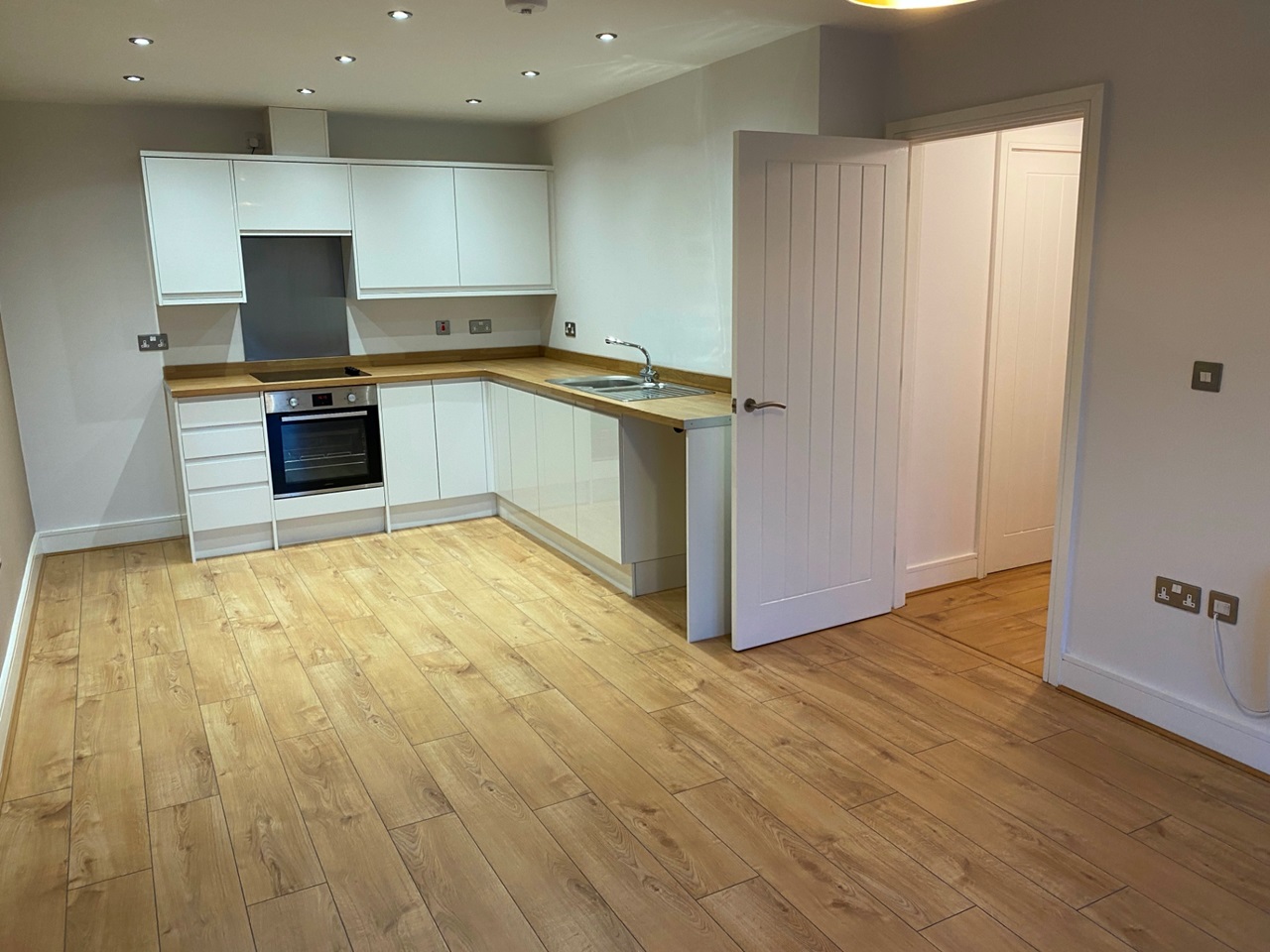 Willenhall 2 Bed Flat, Lichfield House, WV12 To Rent Now for £750.