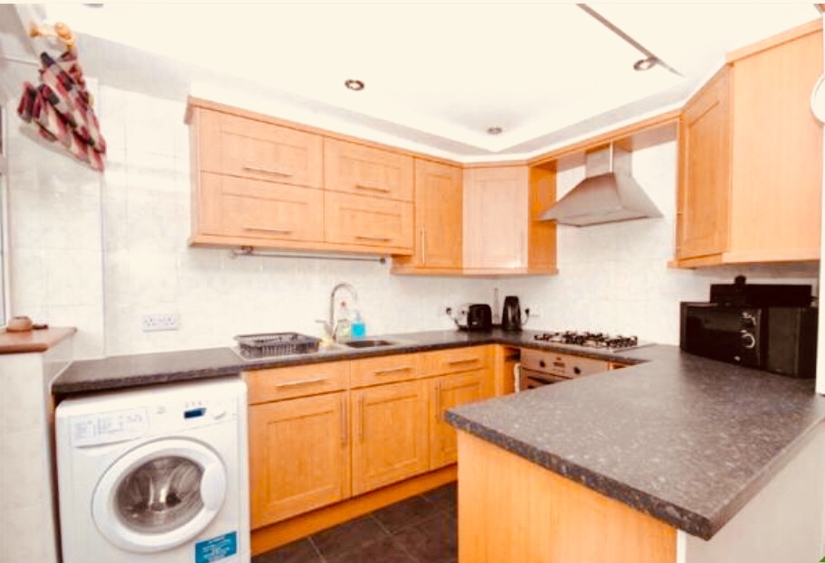 Kippax, Leeds 3 Bed SemiDetached House, Leeds Road, LS25 To Rent