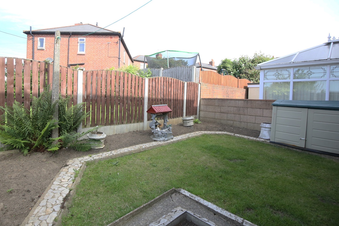Castleford 3 Bed SemiDetached House, Redhill Avenue, WF10 To Rent