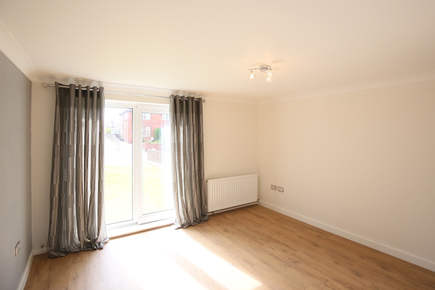 Castleford 3 Bed SemiDetached House, Redhill Avenue, WF10 To Rent
