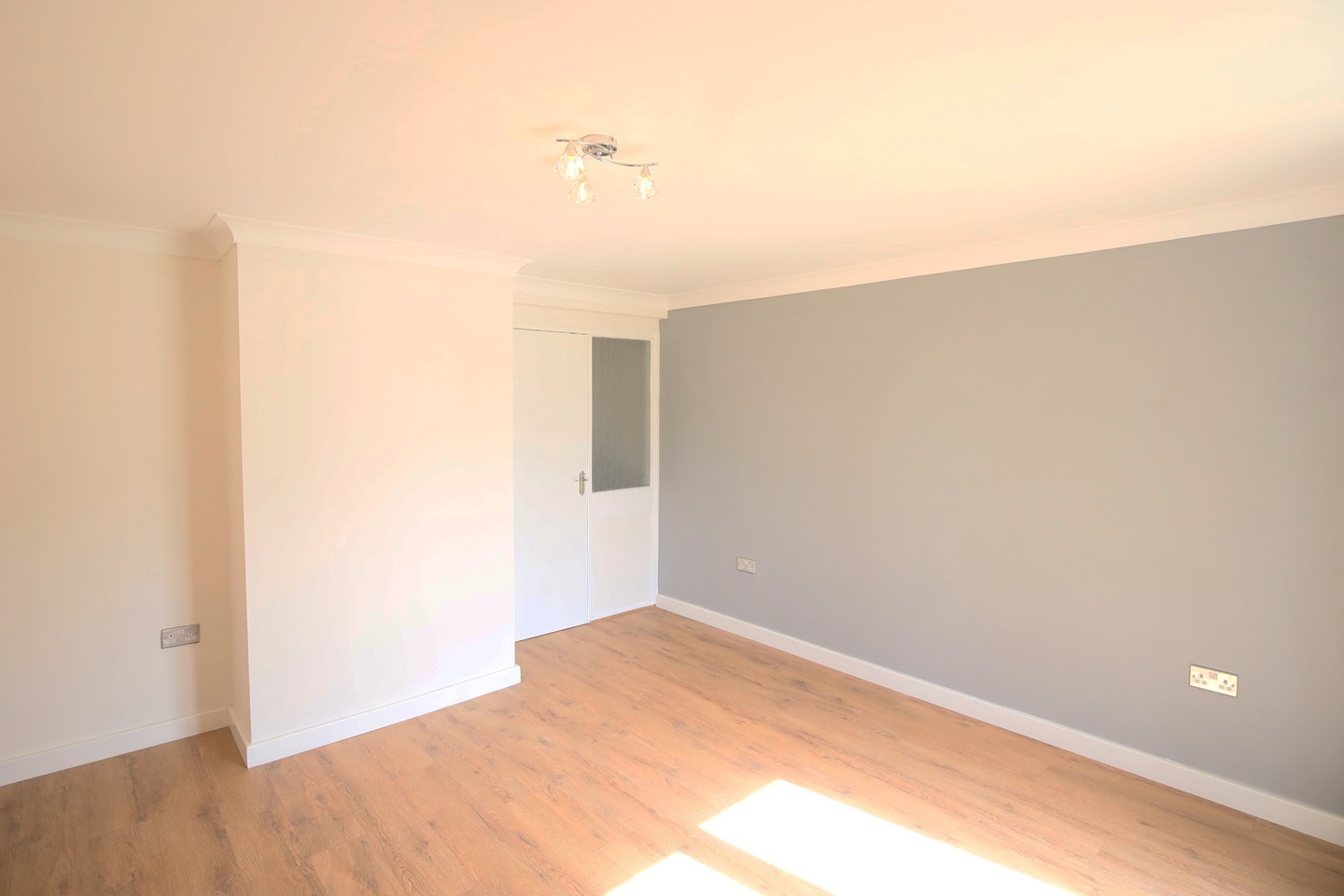 Castleford 3 Bed SemiDetached House, Redhill Avenue, WF10 To Rent