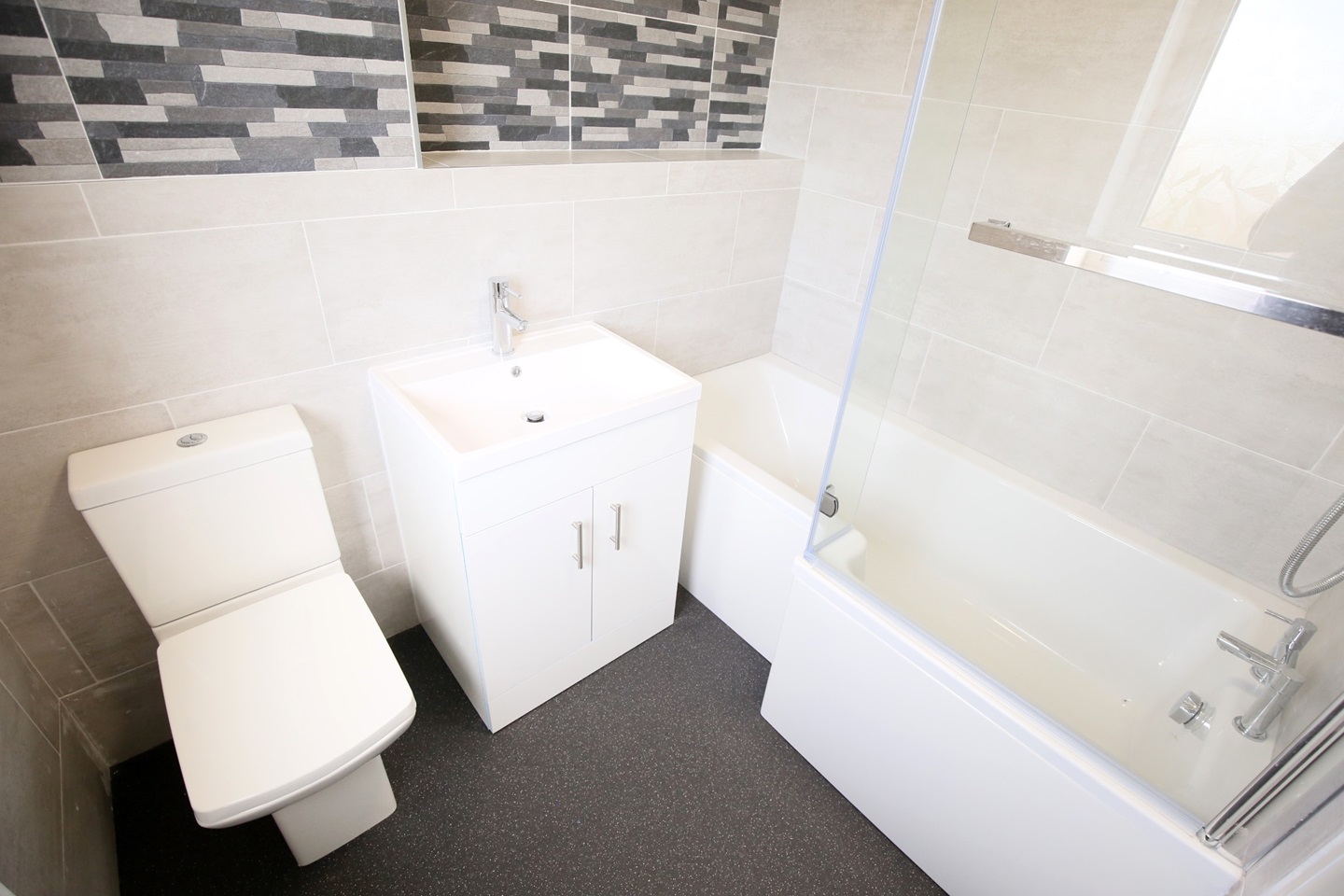 Castleford 3 Bed SemiDetached House, Redhill Avenue, WF10 To Rent