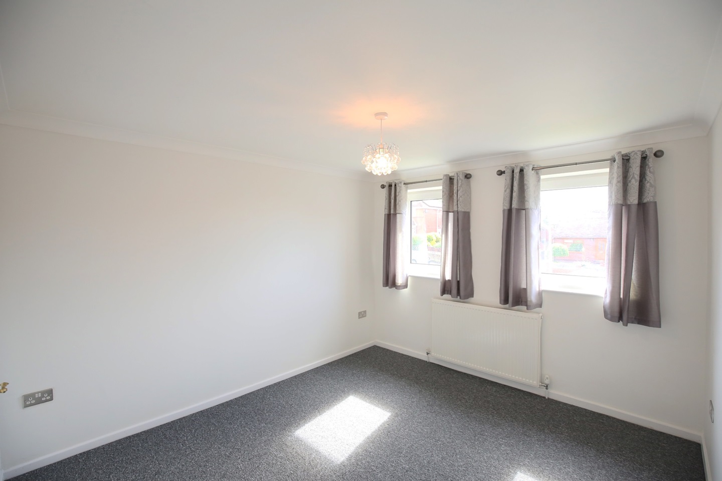 Castleford 3 Bed SemiDetached House, Redhill Avenue, WF10 To Rent