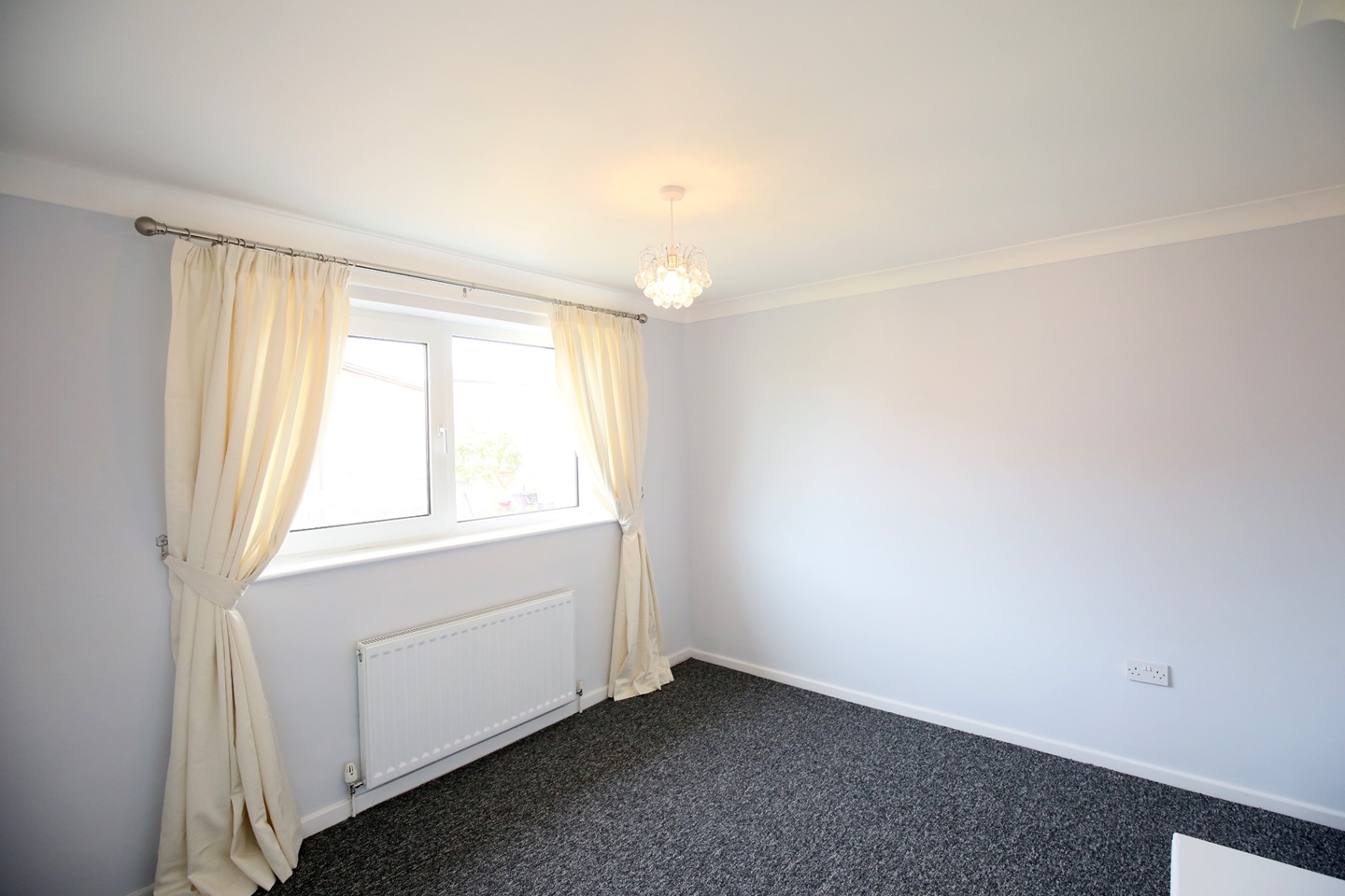 Castleford 3 Bed SemiDetached House, Redhill Avenue, WF10 To Rent