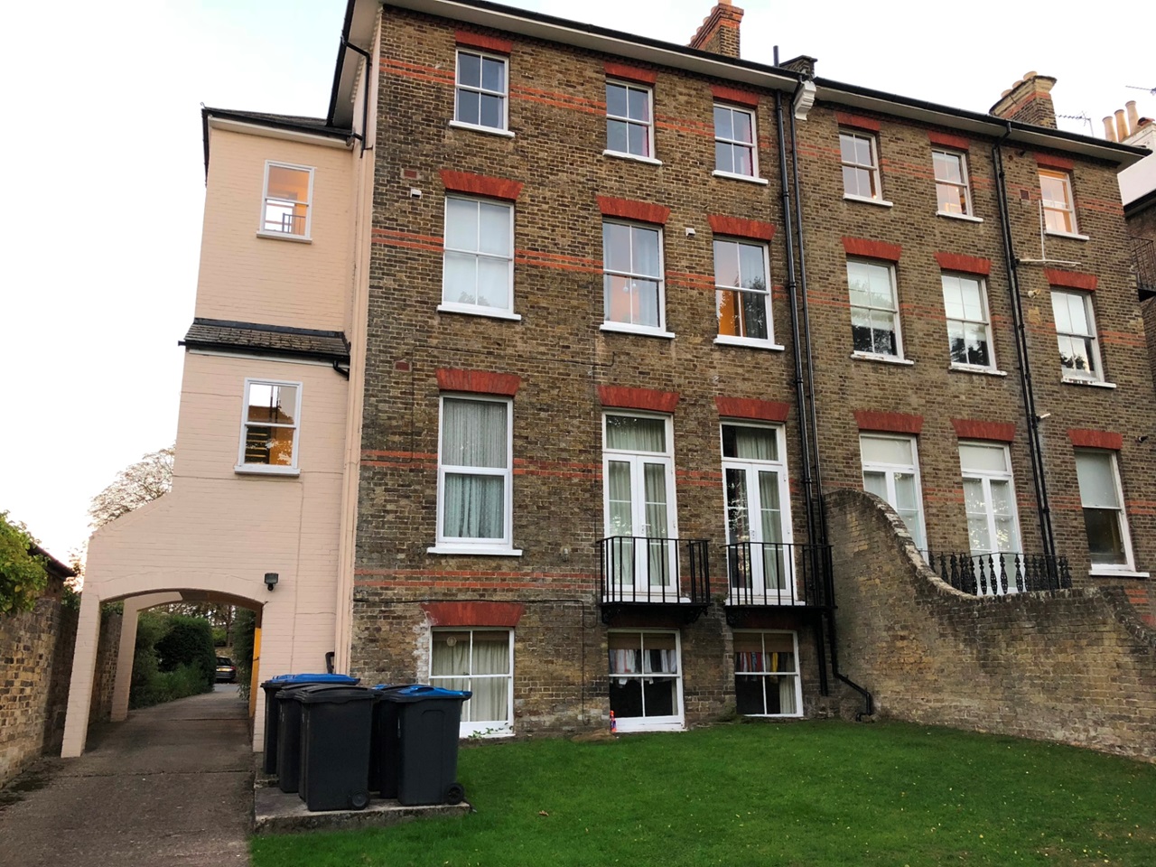 Surbiton 1 Bed Flat, Surbiton Hill Park, KT5 To Rent Now for £999.00 p/m