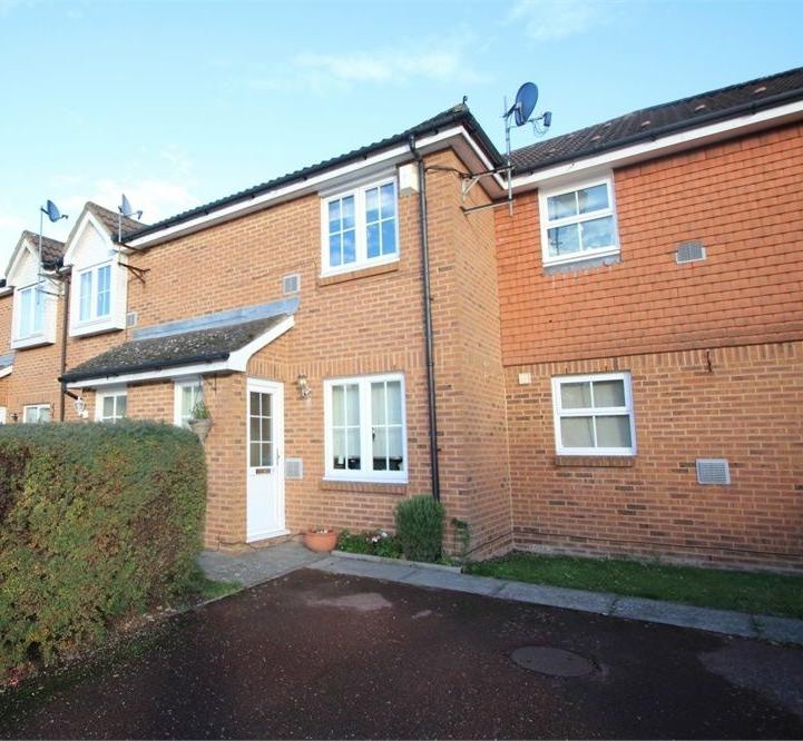 Stanwell, StainesUponThames 1 Bed End Terrace, Pinewood Mews, TW19