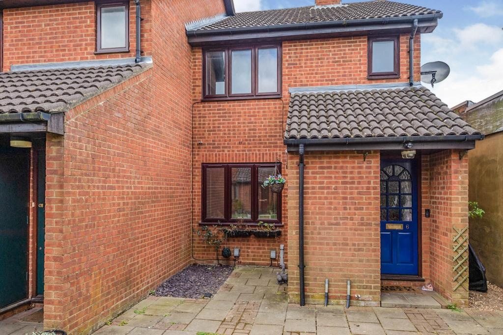 St. Albans 1 Bed Larks Ridge, AL2 To Rent Now for £