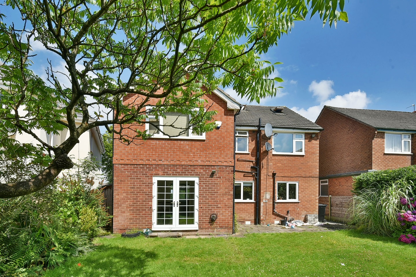 Hale Barns, Altrincham 5 Bed Detached House, Crabtree Avenue, WA15