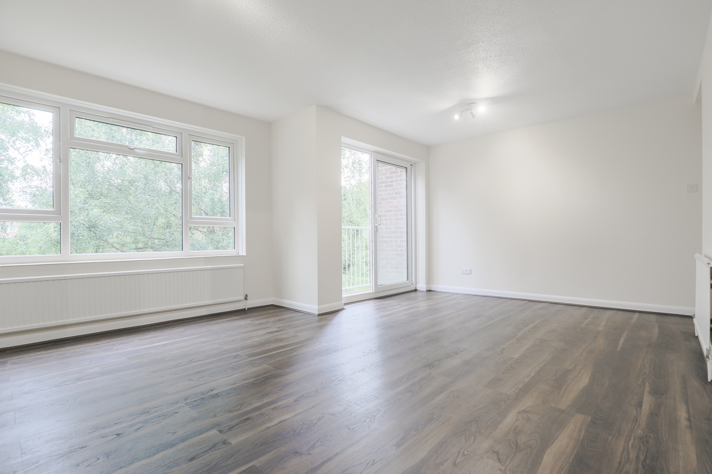 London 2 Bed Flat, Malcolm Way, E11 To Rent Now for £1,775.00 p/m