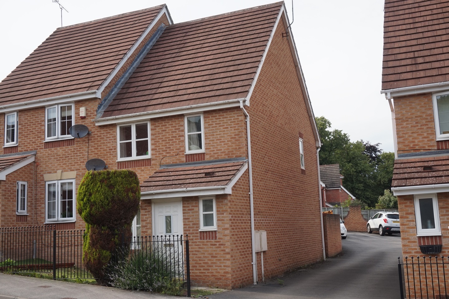 Sheffield 3 Bed SemiDetached House, Middlewood Drive, S6 To Rent