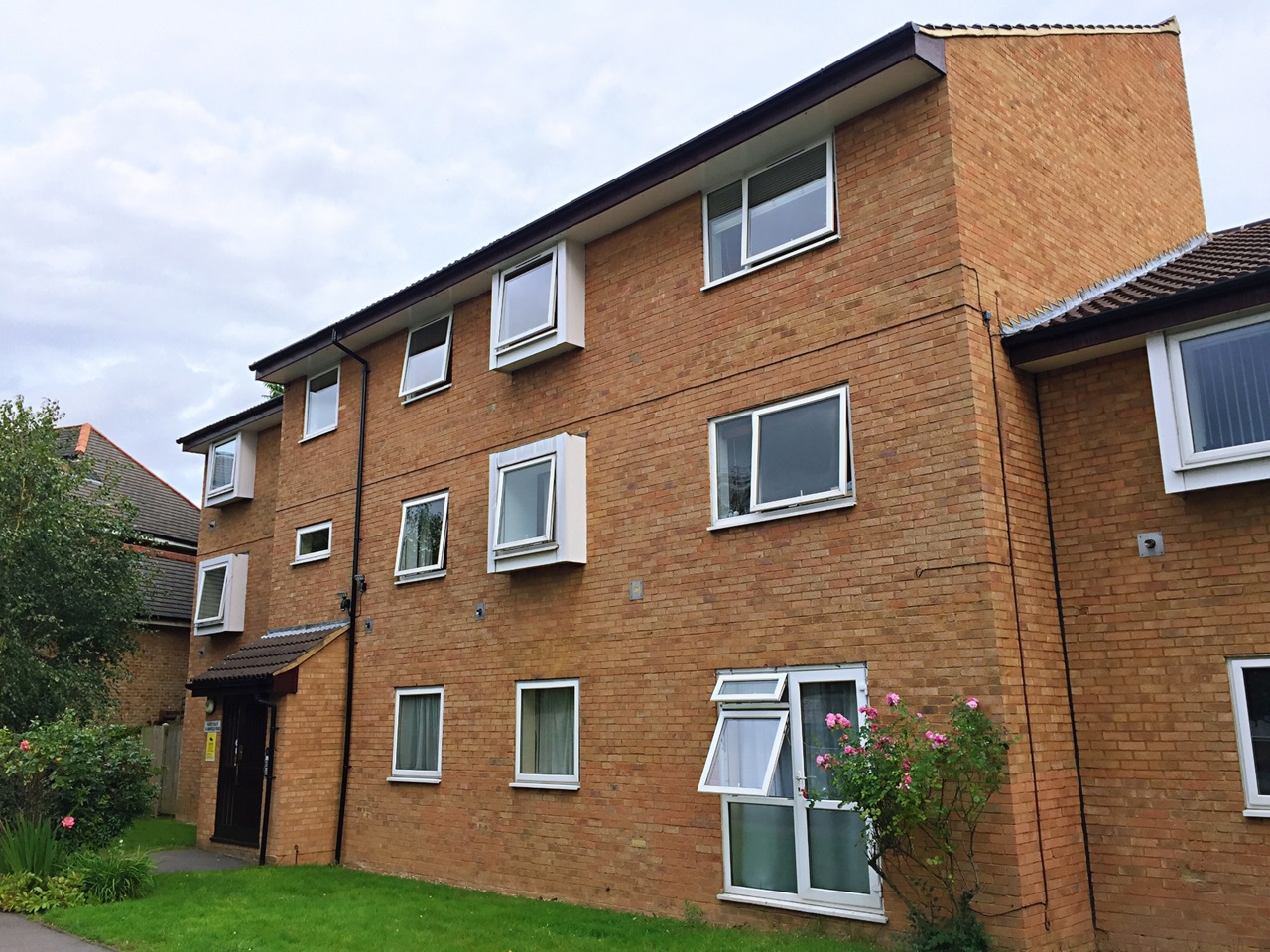 London 2 Bed Flat, Henfield Road, SW19 To Rent Now for £1,450.00 p/m